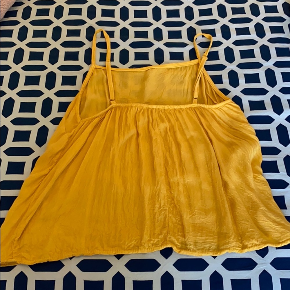 Yellow top - Picture 2 of 4